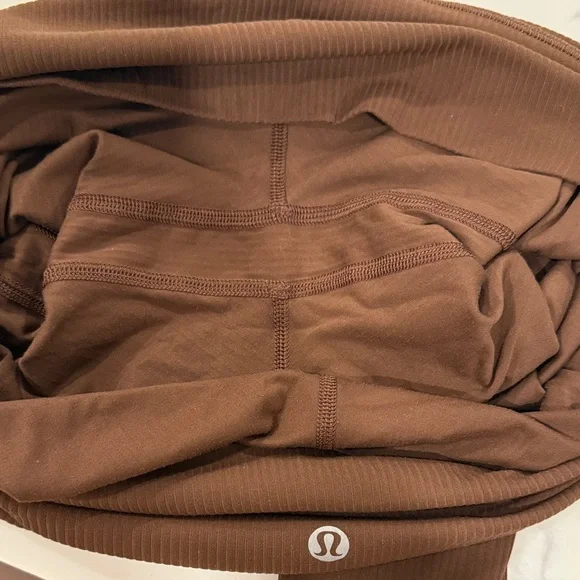 BROWN RIBBED LULULEMON LEGGINGS- Size 8 - Picture 4 of 4